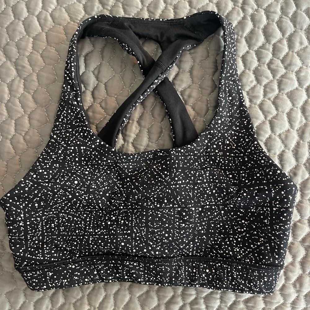 Lululemon size 4 sports bra